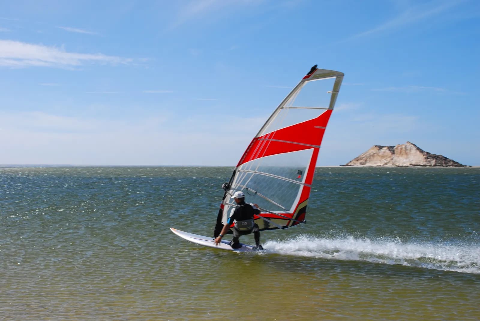 Dakhla ou Tarifa : quelle destination kitesurf ?
